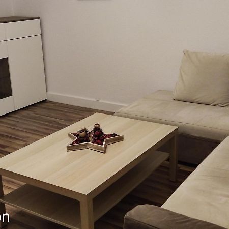Mieszkanie Blisko Targow Poznanskich Appartement Buitenkant foto