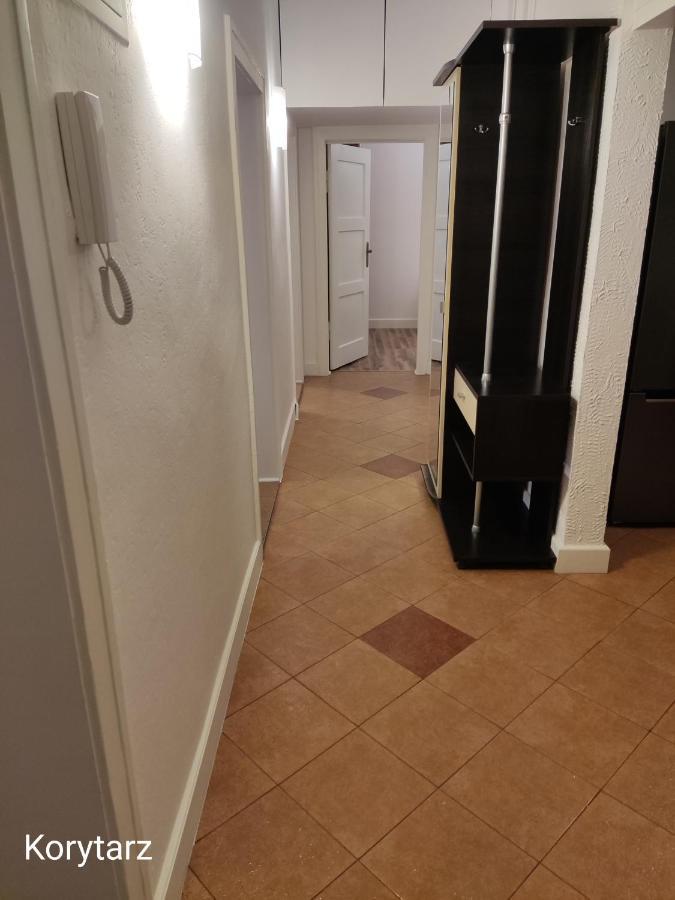 Mieszkanie Blisko Targow Poznanskich Appartement Buitenkant foto