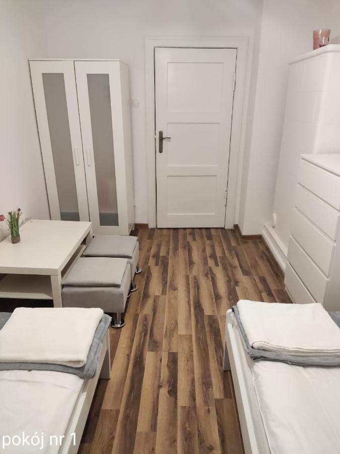 Mieszkanie Blisko Targow Poznanskich Appartement Buitenkant foto