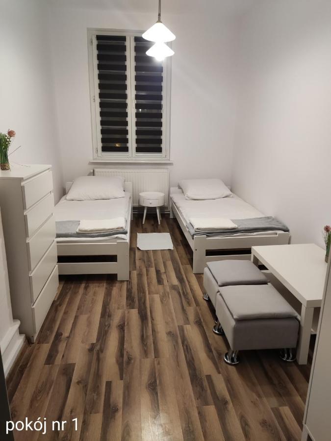 Mieszkanie Blisko Targow Poznanskich Appartement Buitenkant foto